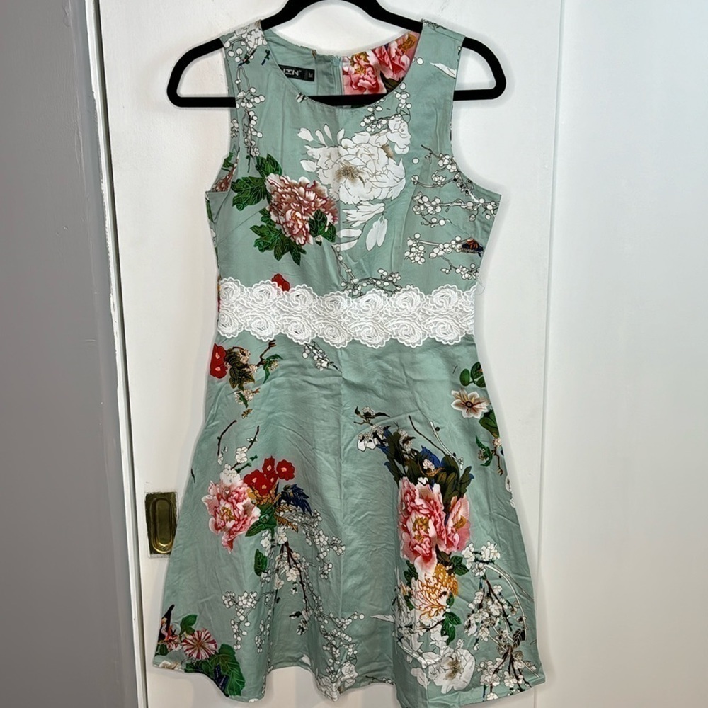 OWEN SZ M MINT GREEN W/ BRIGHT FLORAL & LEAVES, summer, lace waist, sleeveless